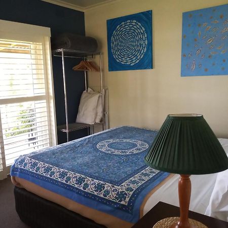 Lakes Entrance Waterfront Cottages With King Beds Extérieur photo
