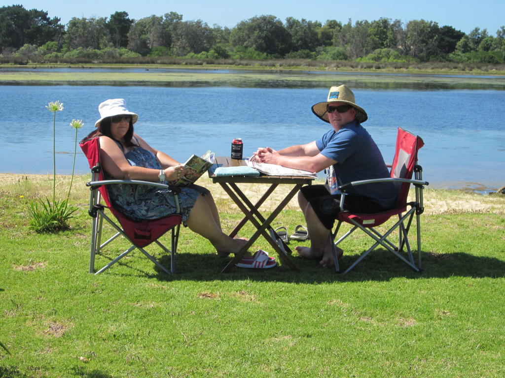 Lakes Entrance Waterfront Cottages With King Beds Extérieur photo