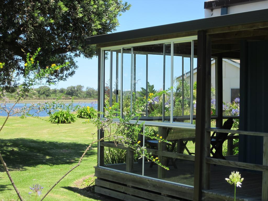 Lakes Entrance Waterfront Cottages With King Beds Extérieur photo