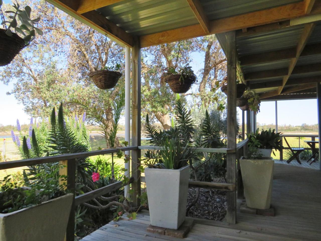 Lakes Entrance Waterfront Cottages With King Beds Extérieur photo