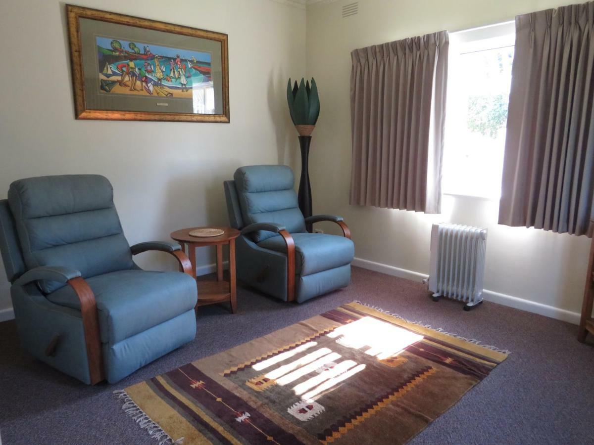 Lakes Entrance Waterfront Cottages With King Beds Extérieur photo