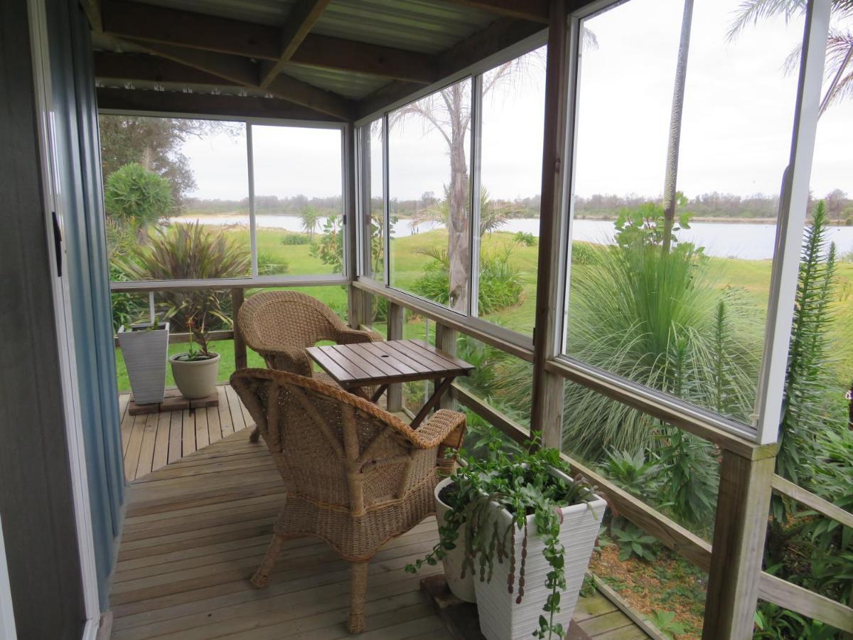 Lakes Entrance Waterfront Cottages With King Beds Extérieur photo