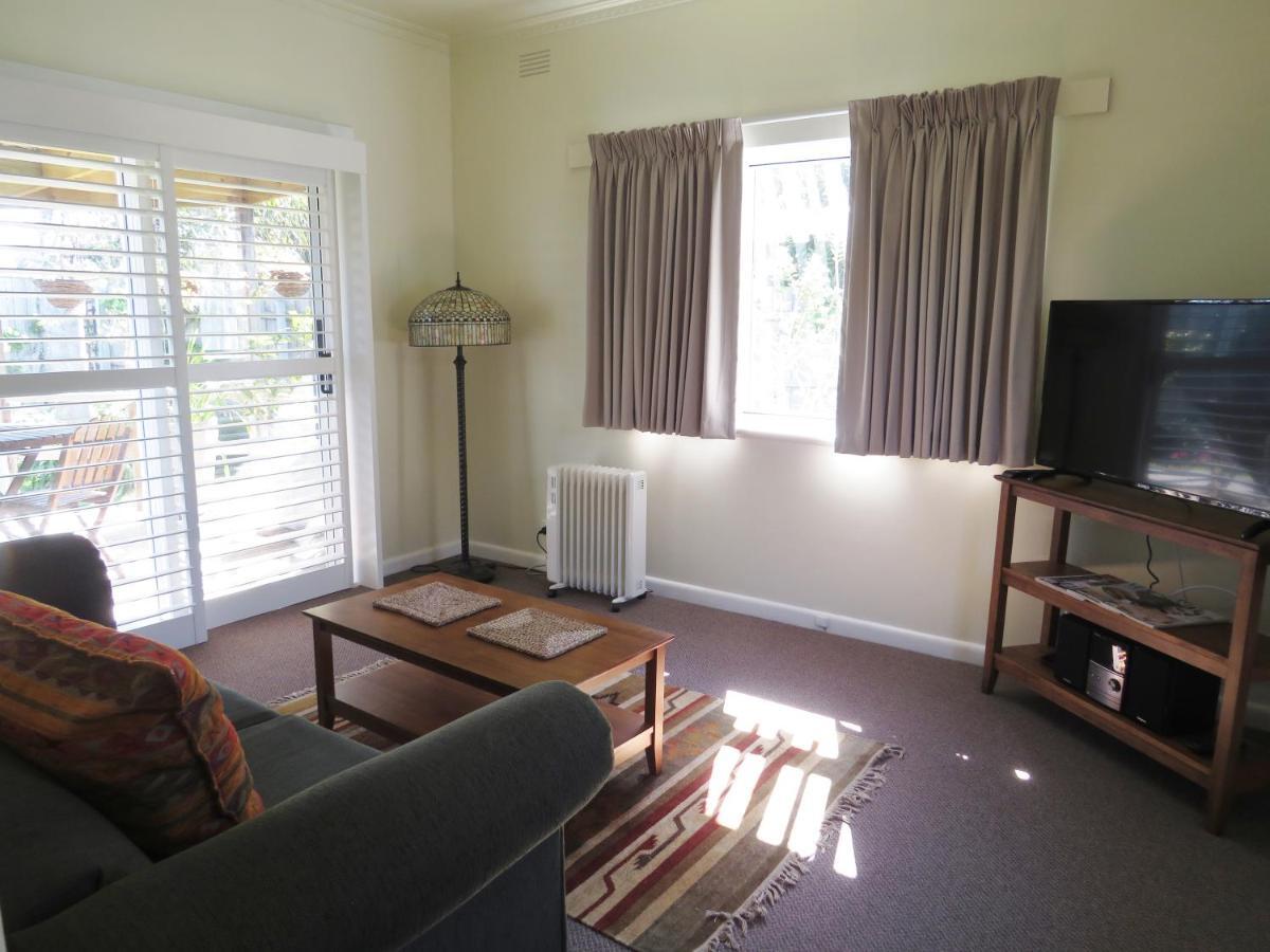 Lakes Entrance Waterfront Cottages With King Beds Extérieur photo